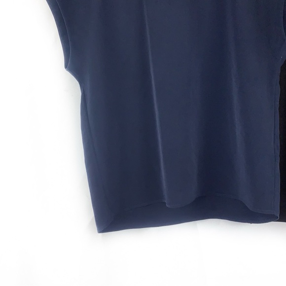 Express Bundle of (2) Crepe Boxy Fit Blouses - Picture 4 of 9